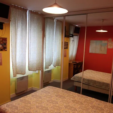 Logis Et Restaurant La Tour Brette