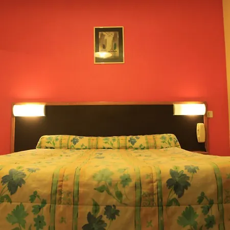 Logis Et Restaurant La Tour Brette Hotel 2*
