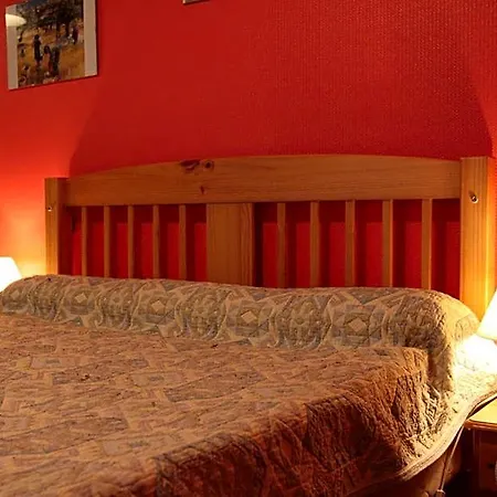 Logis Et Restaurant La Tour Brette Hotel 2*