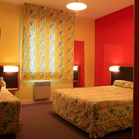 Hotel Logis Et Restaurant La Tour Brette 2*