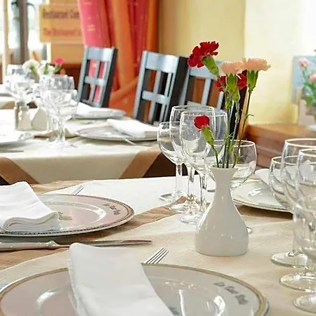 Ξενοδοχείο Logis Et Restaurant La Tour Brette Ποντορσόν