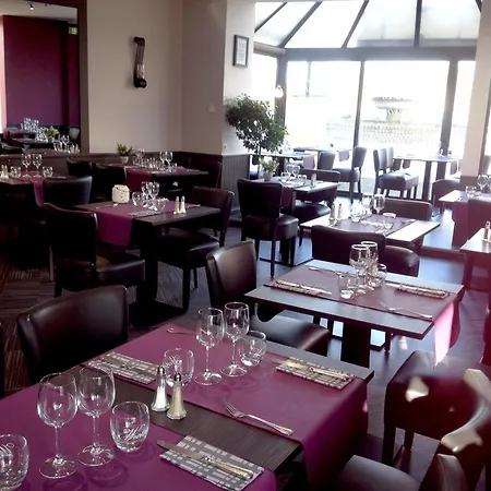 Logis Et Restaurant La Tour Brette