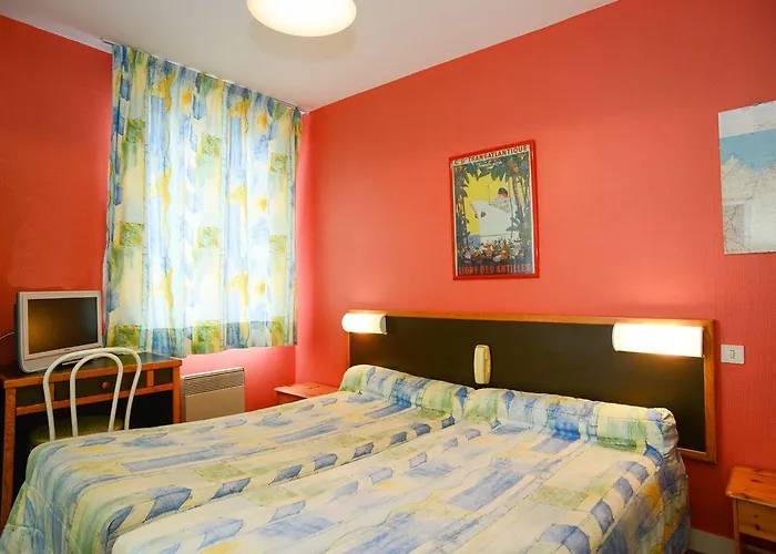 Logis Et Restaurant La Tour Brette