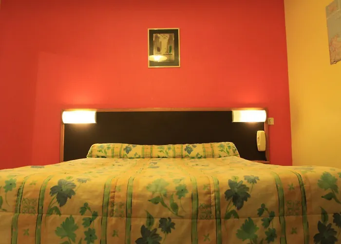 Logis Et Restaurant La Tour Brette Hotel 2*