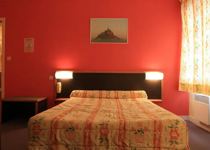 Logis Et Restaurant La Tour Brette 2*